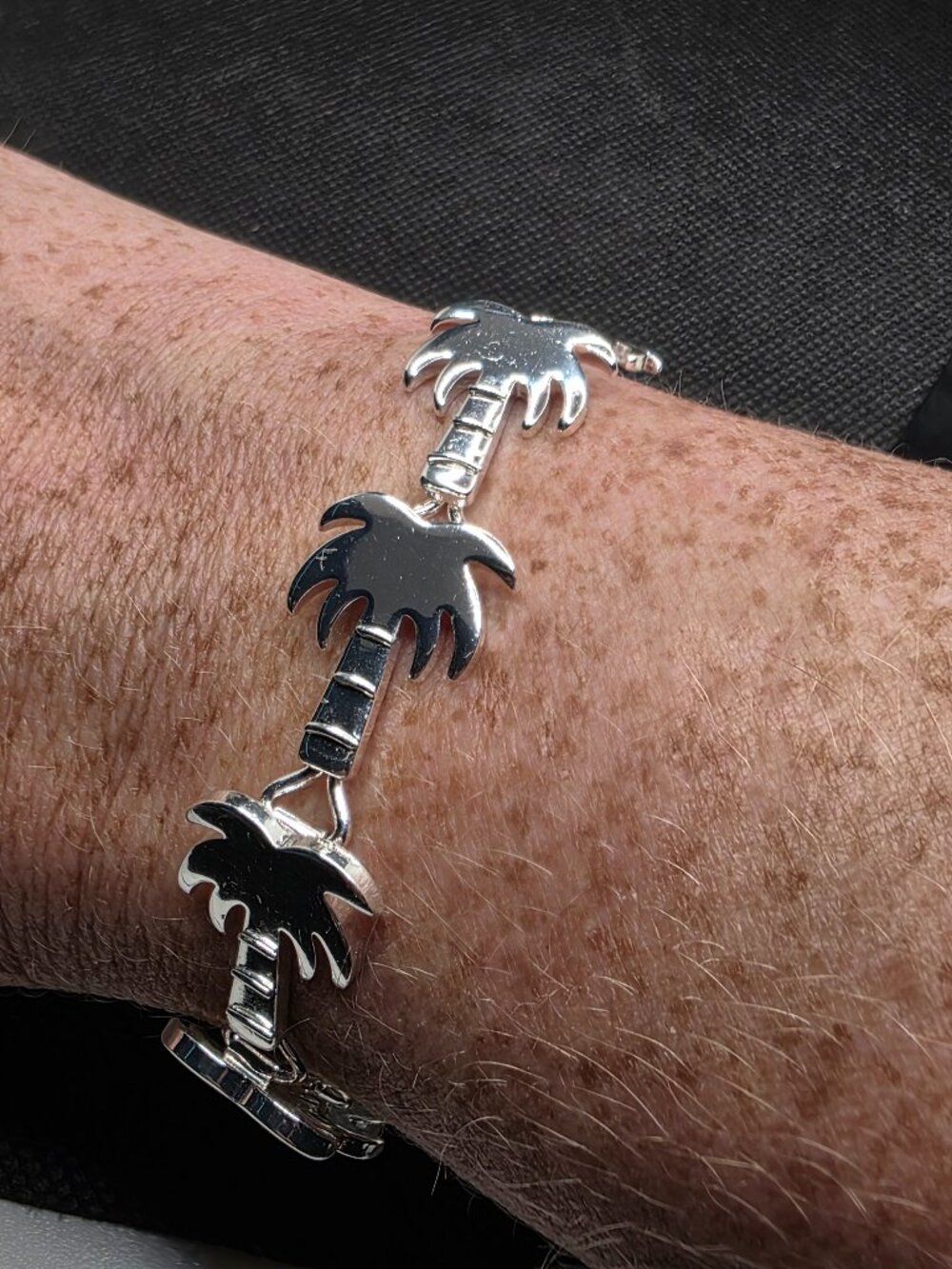 Vintage Signed Best Palm Tree Panel Link Bracelet Radiant Silver-Tone Finish